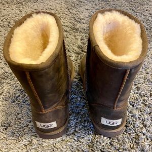 SOLD - UGG brown leather boots - Women’s 8